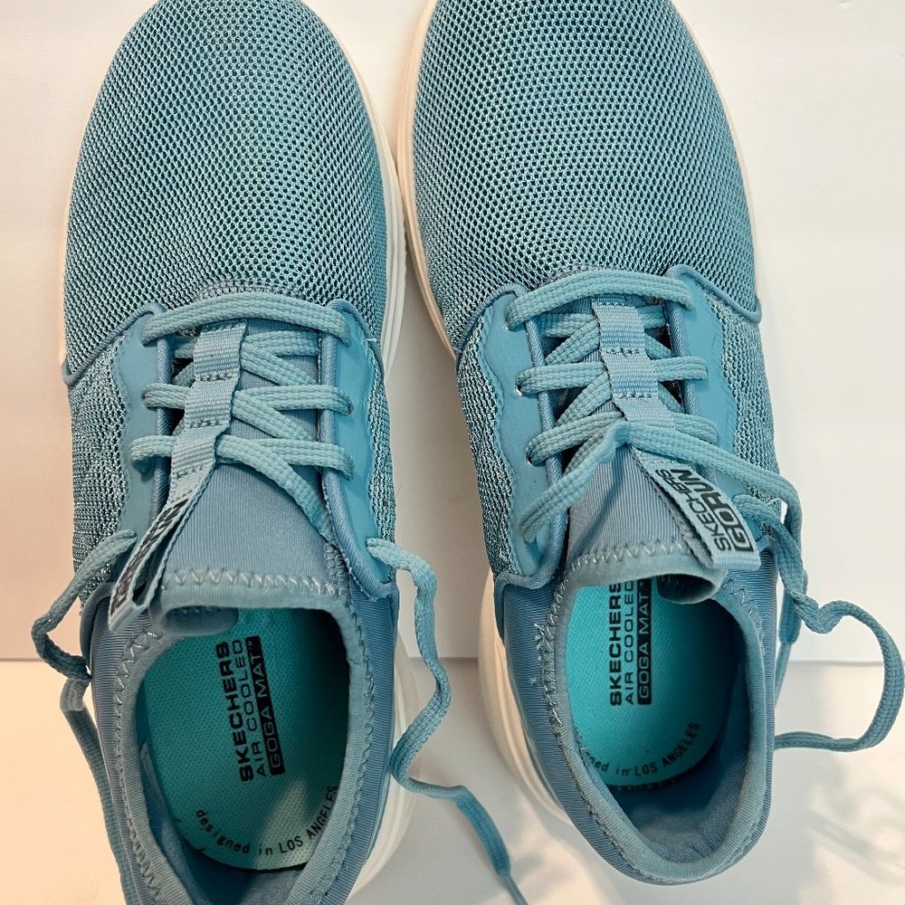Sketchers Air Cooled Gogo Mat  Light Blue Sneakers, size 7